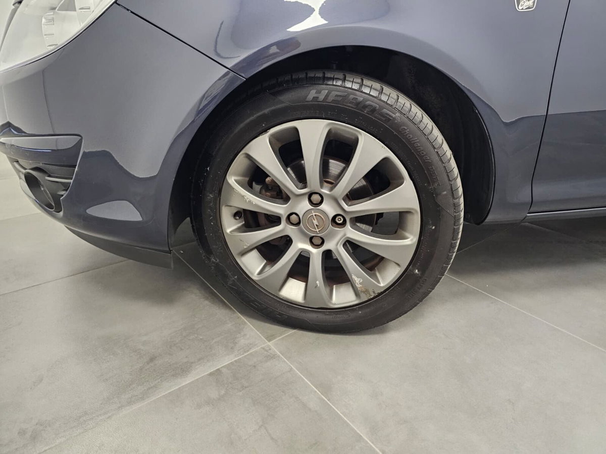 Opel Corsa 1.2 3 porte Edition (19)