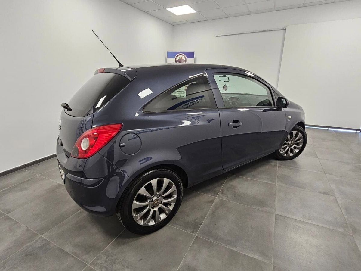 Opel Corsa 1.2 3 porte Edition (4)
