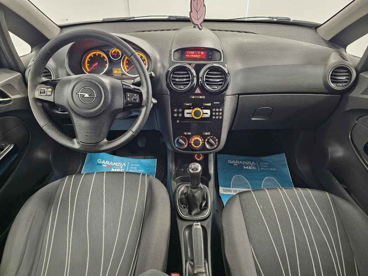 Opel Corsa 1.2 3 porte Edition (6)