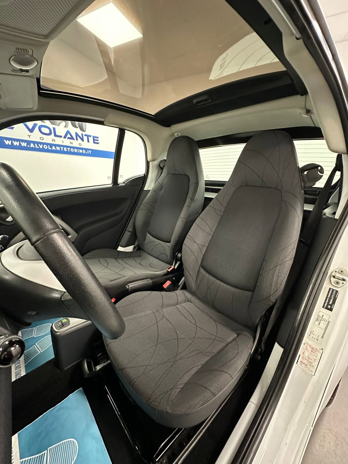 smart Fortwo 1000 52 kW MHD coupé passion (14)