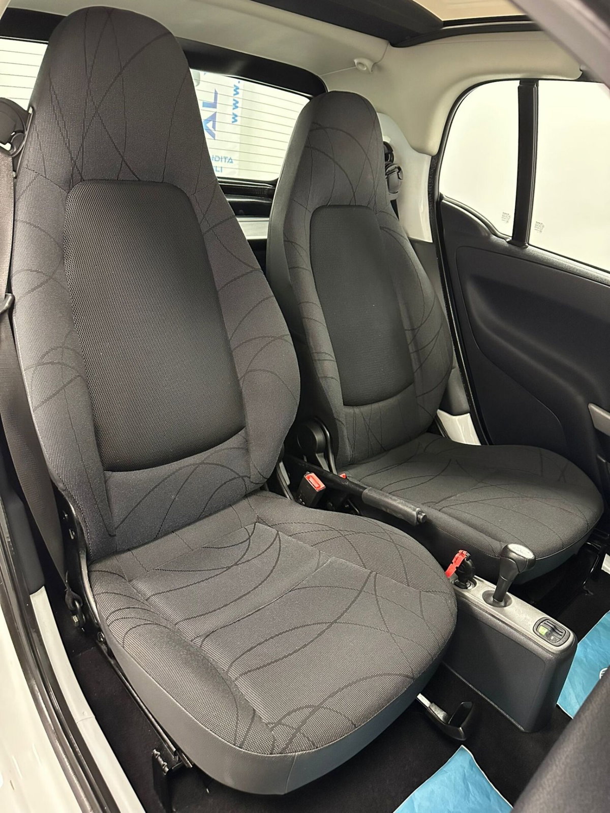smart Fortwo 1000 52 kW MHD coupé passion (17)