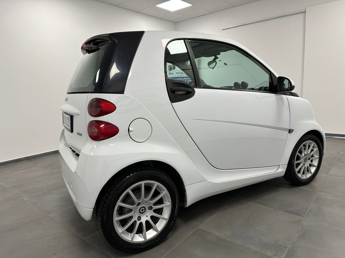smart Fortwo 1000 52 kW MHD coupé passion (9)