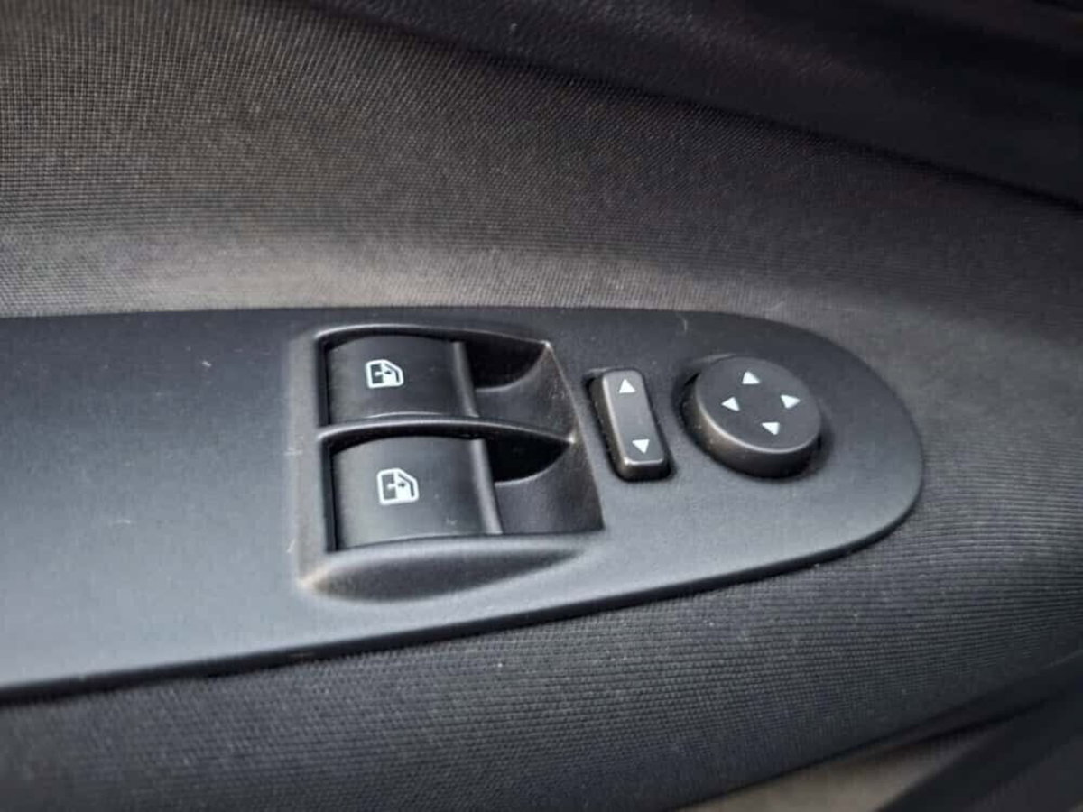 Fiat Punto 1.2 8V 5 porte Lounge (14)