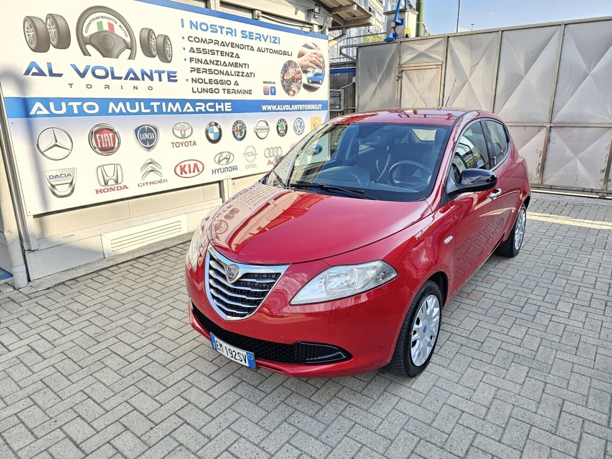 Lancia Ypsilon 1.2 69 CV 5 porte Silver
