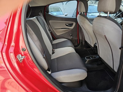 Lancia Ypsilon 1.2 69 CV 5 porte Silver (12)