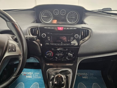 Lancia Ypsilon 1.2 69 CV 5 porte Platinum (9)
