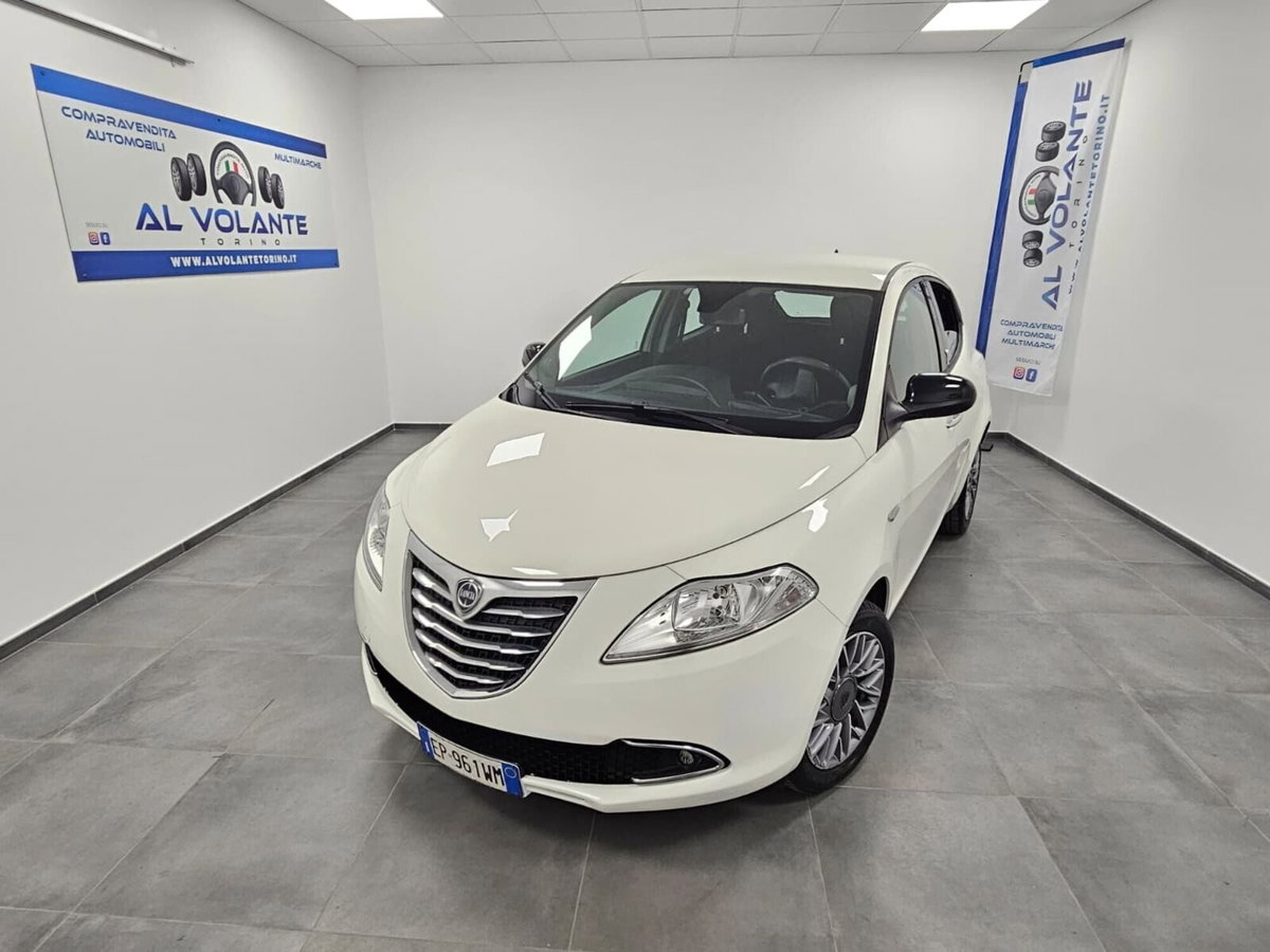 Lancia Ypsilon 1.2 69 CV 5 porte Platinum