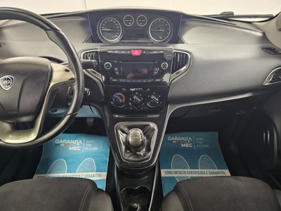 Lancia Ypsilon 1.2 69 CV 5 porte Platinum (8)