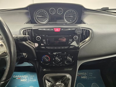 Lancia Ypsilon 1.2 69 CV 5 porte Platinum (9)