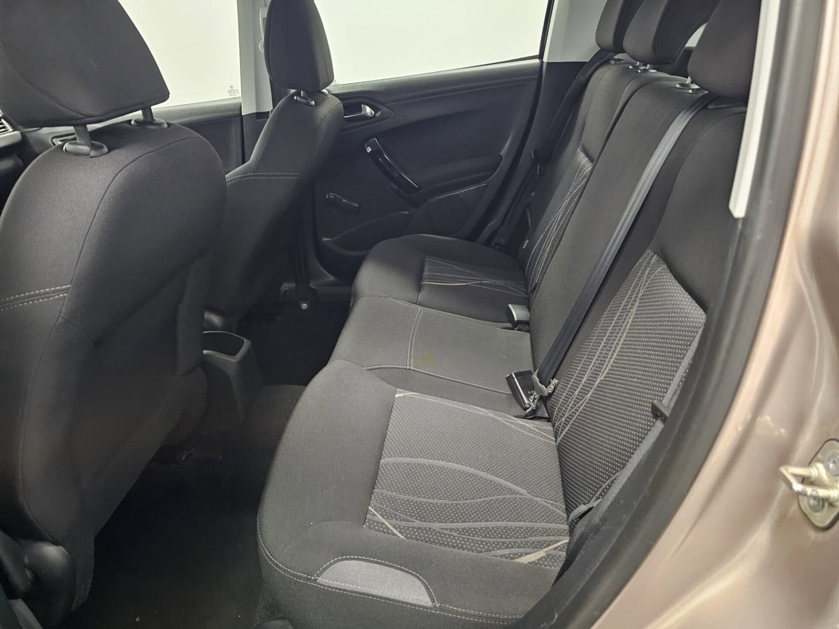 Peugeot 208 VTi 95 CV 5p. GPL Active (14)