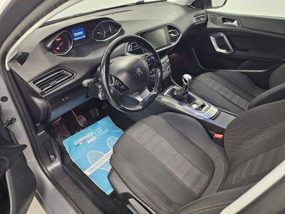 Peugeot 308 SW PureTech Turbo 130 S&S GT Line (15)