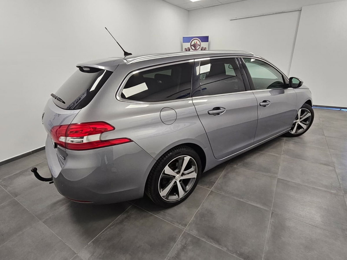 Peugeot 308 SW PureTech Turbo 130 S&S GT Line (4)
