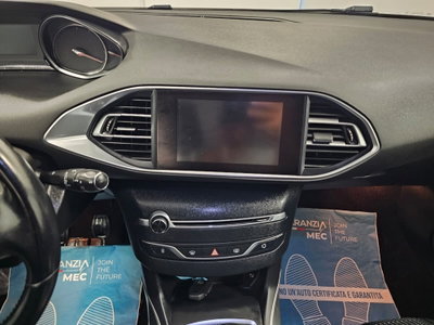 Peugeot 308 SW PureTech Turbo 130 S&S GT Line (9)