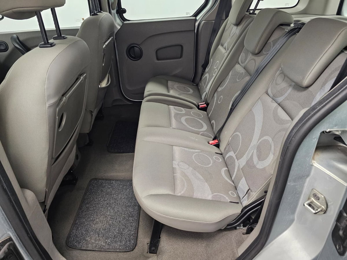 Renault Kangoo 1.6 90CV 5 porteTom Tom (14)