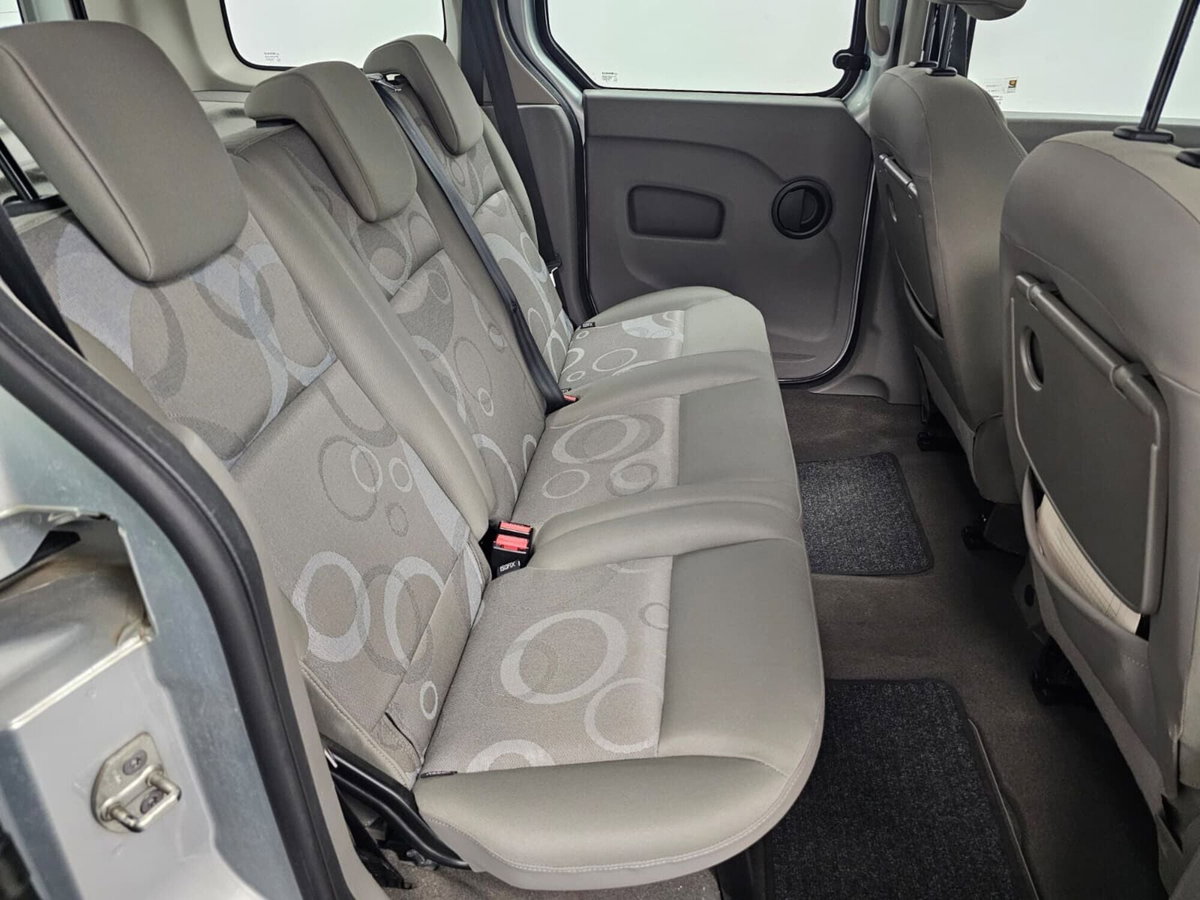 Renault Kangoo 1.6 90CV 5 porteTom Tom (15)