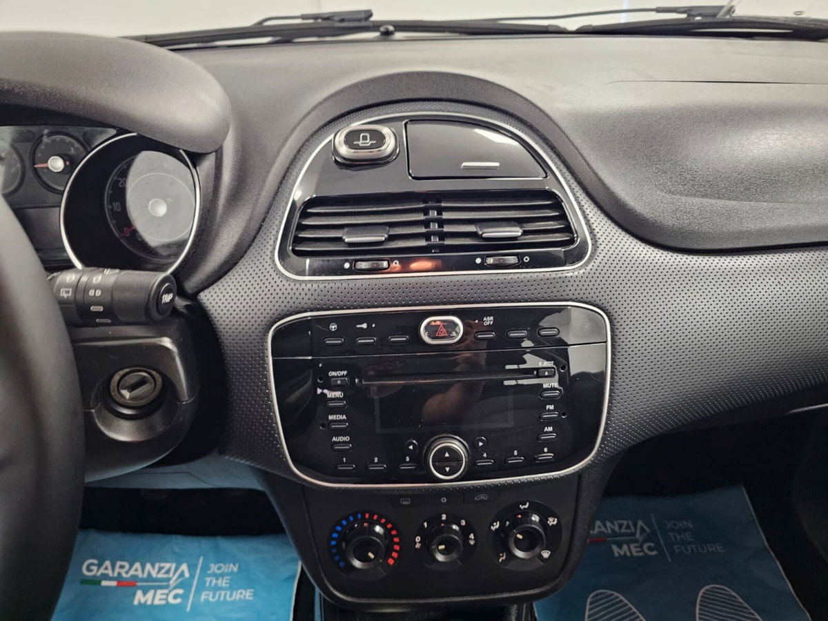 Fiat Punto Evo 1.4 5 porte Dynamic GPL (9)