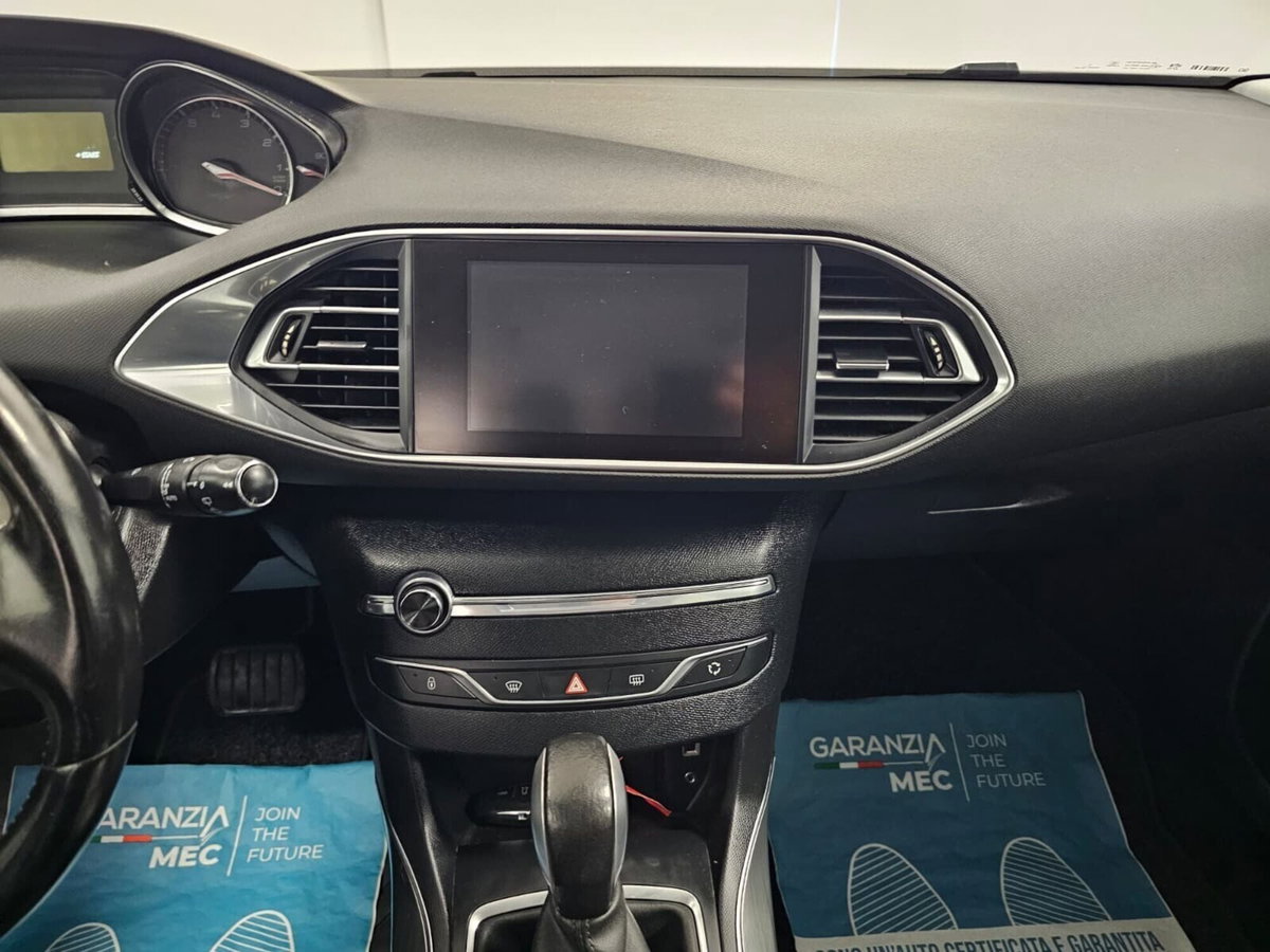 Peugeot 308 PureTech Turbo 130 S&S EAT6 Allure (10)