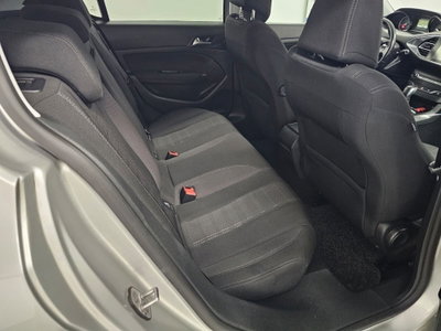 Peugeot 308 PureTech Turbo 130 S&S EAT6 Allure (16)