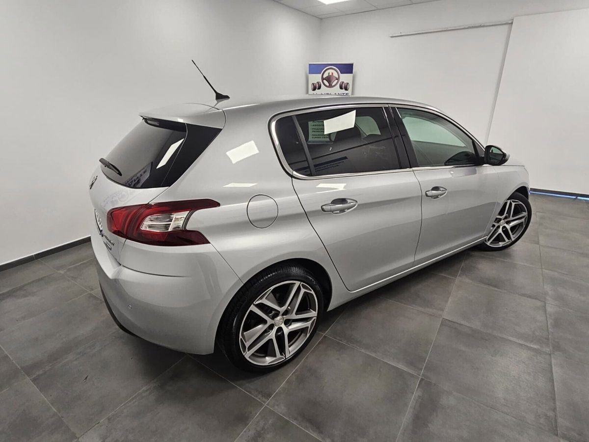 Peugeot 308 PureTech Turbo 130 S&S EAT6 Allure (4)