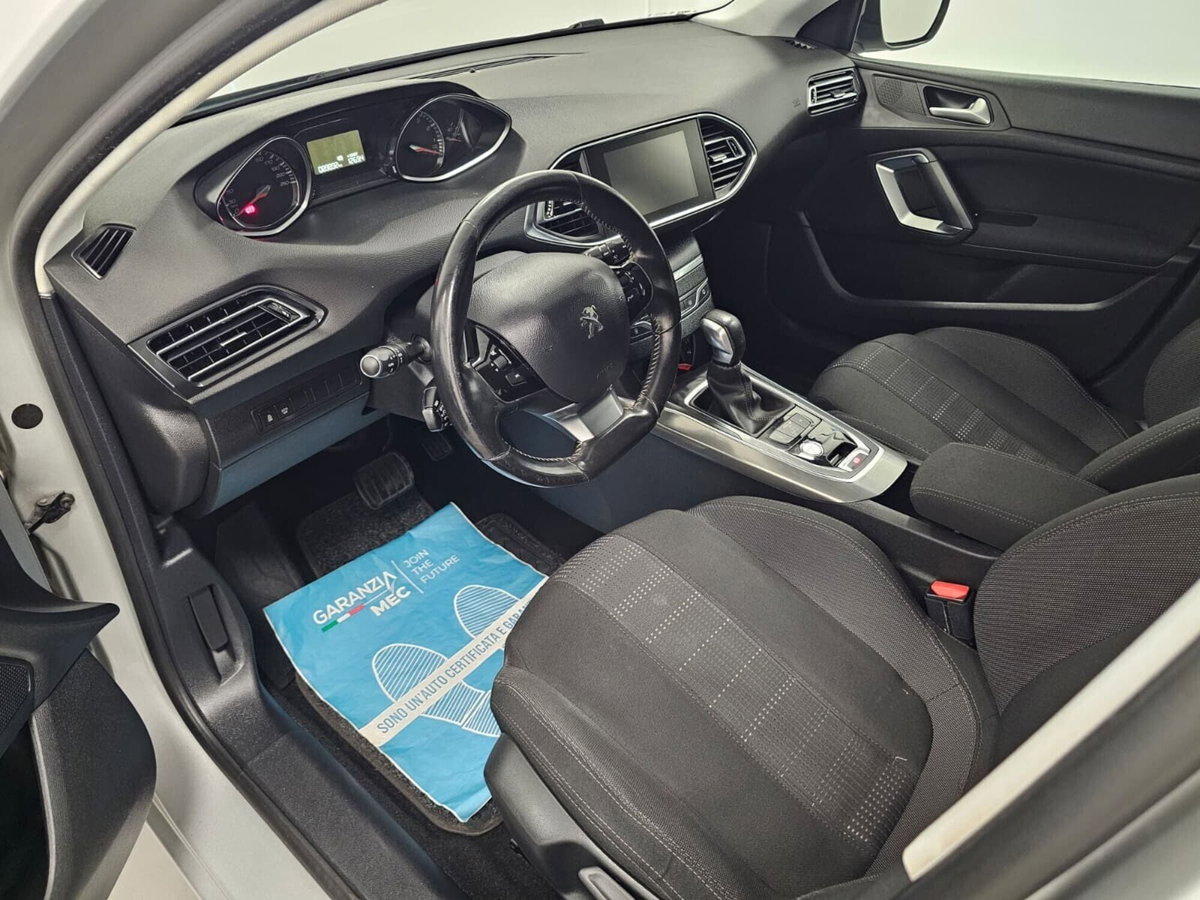 Peugeot 308 PureTech Turbo 130 S&S EAT6 Allure (6)