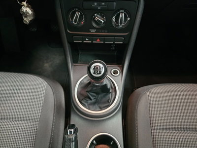 Volkswagen Maggiolino 1.6 TDI Design (10)