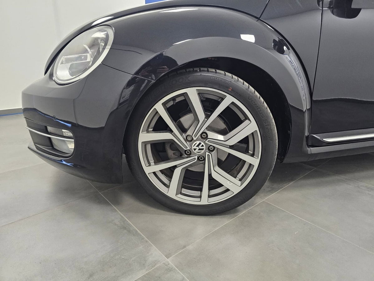 Volkswagen Maggiolino 1.6 TDI Design (17)