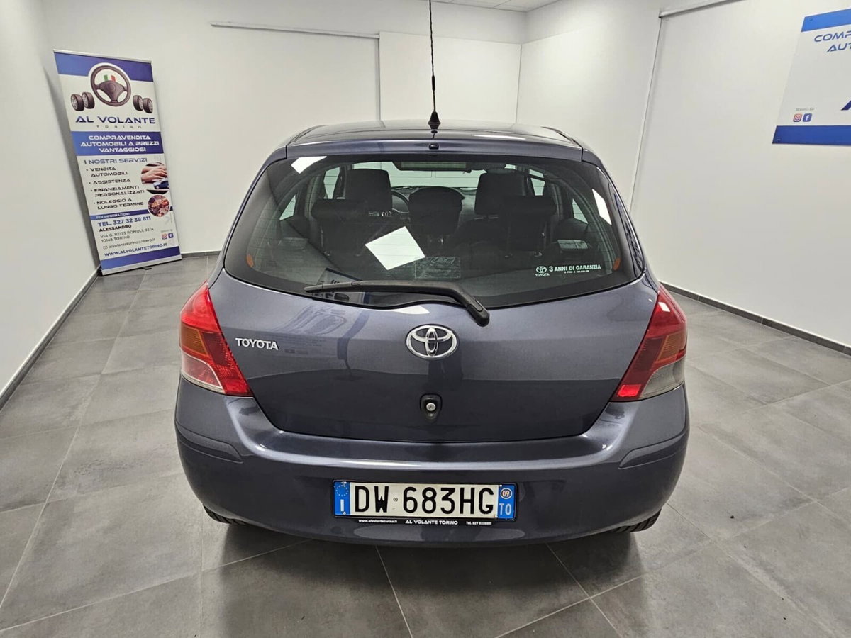 Toyota Yaris 1.0 5 porte (15)