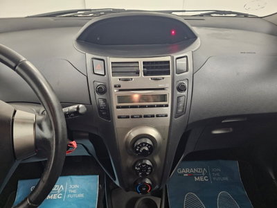 Toyota Yaris 1.0 5 porte (9)