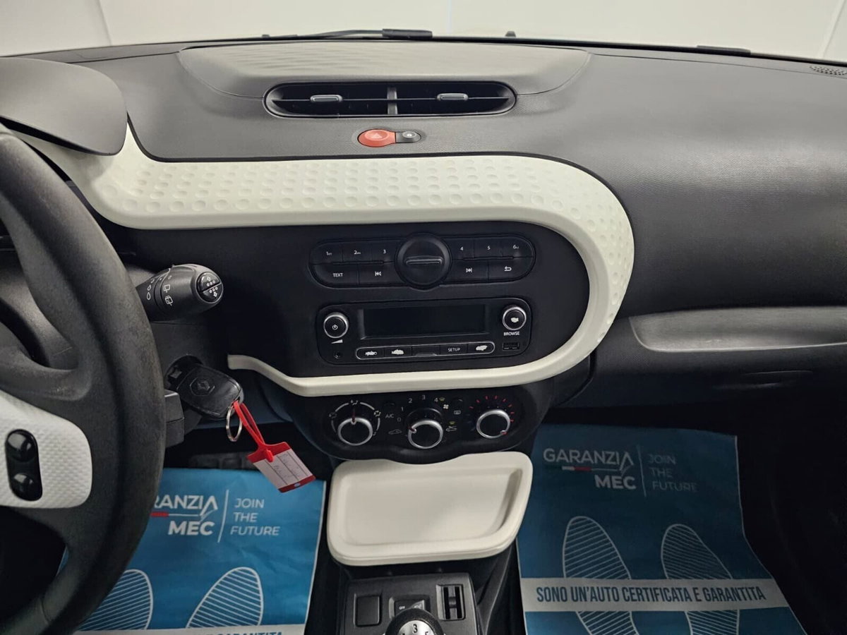 Renault Twingo SCe Life (10)