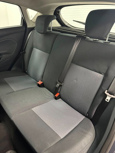 Ford Fiesta 1.2 82 CV 5 porte Titanium (16)