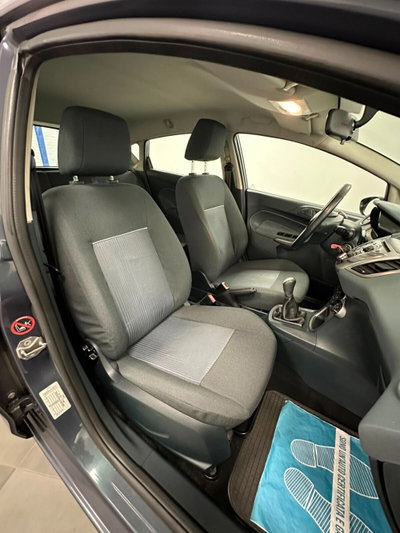 Ford Fiesta 1.2 82 CV 5 porte Titanium (18)