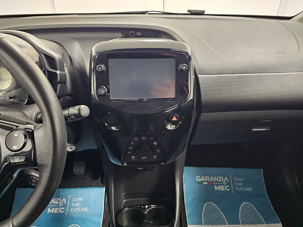Citroen C1 C1 VTi 72 5 porte Shine (9)