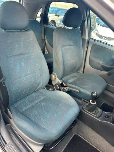 Opel Corsa 1.2i 16V cat 5 porte 'Njoy (19)