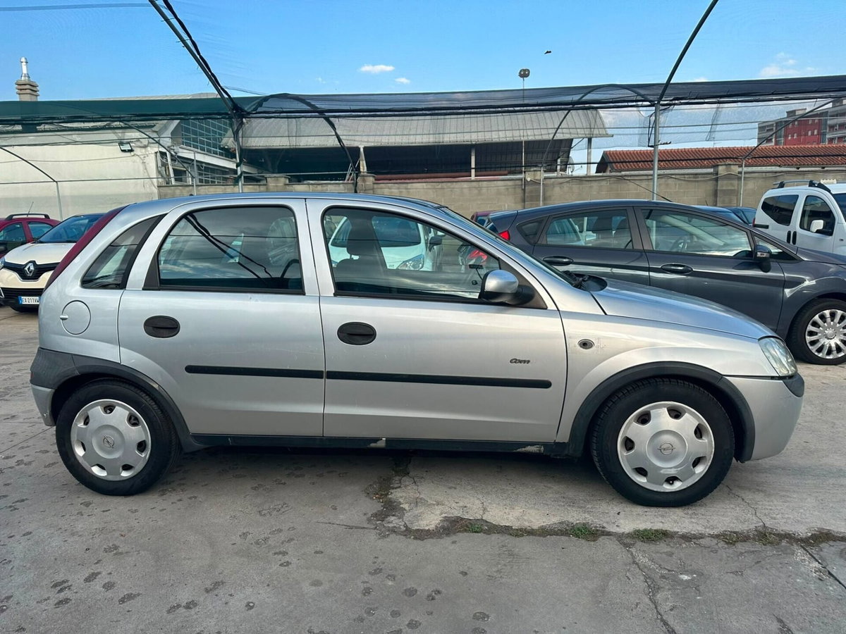 Opel Corsa 1.2i 16V cat 5 porte 'Njoy (7)