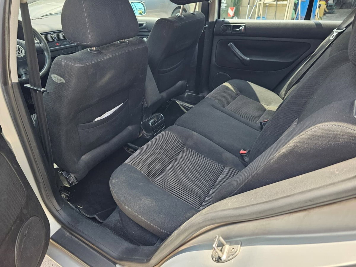Volkswagen Golf 1.6 5p. Comfortline (11)