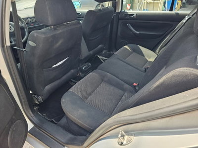 Volkswagen Golf 1.6 5p. Comfortline (11)