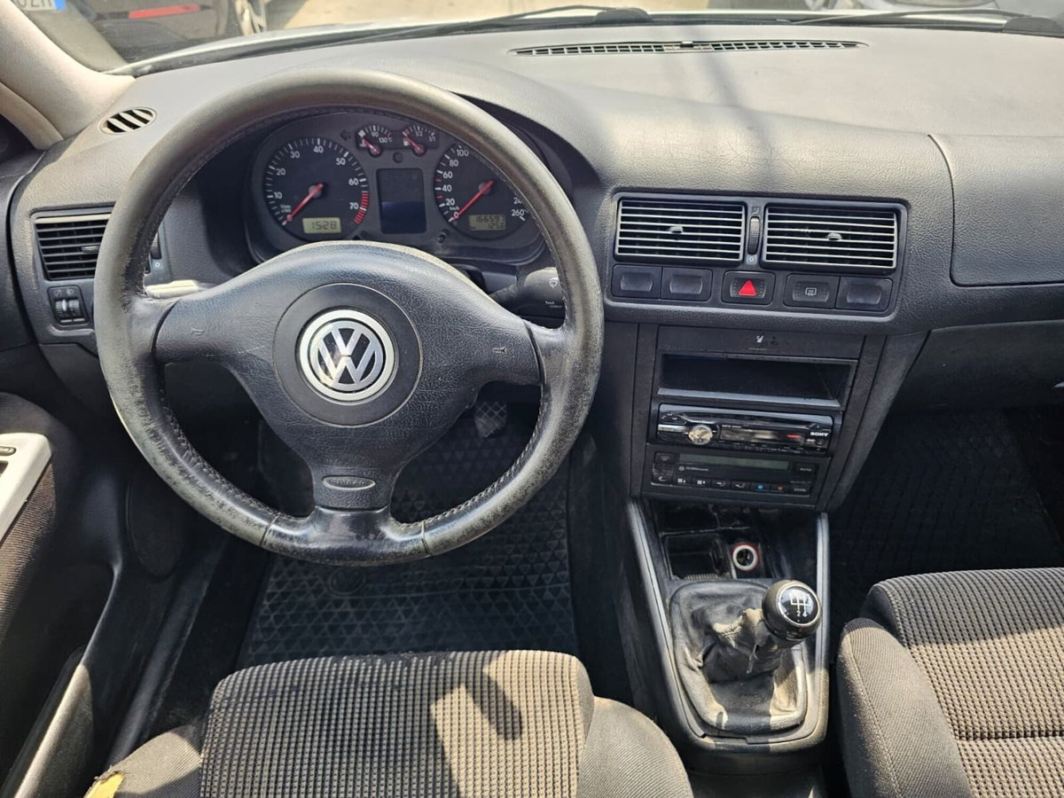 Volkswagen Golf 1.6 5p. Comfortline (6)