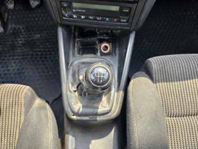 Volkswagen Golf 1.6 5p. Comfortline (9)