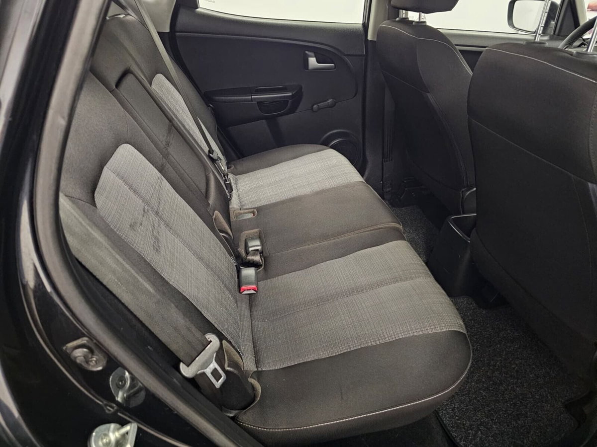 Kia Venga 1.4 CVVT Active (15)