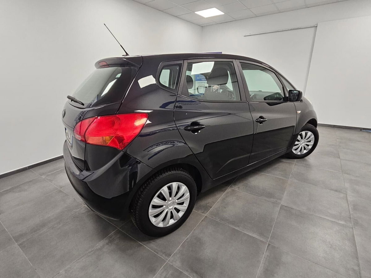 Kia Venga 1.4 CVVT Active (4)