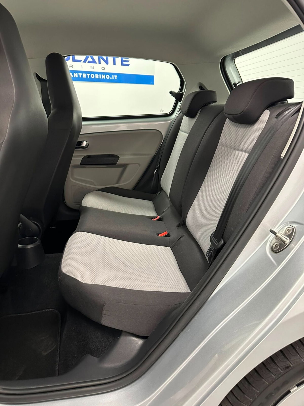 SEAT Mii 1.0 5 porte Reference (19)