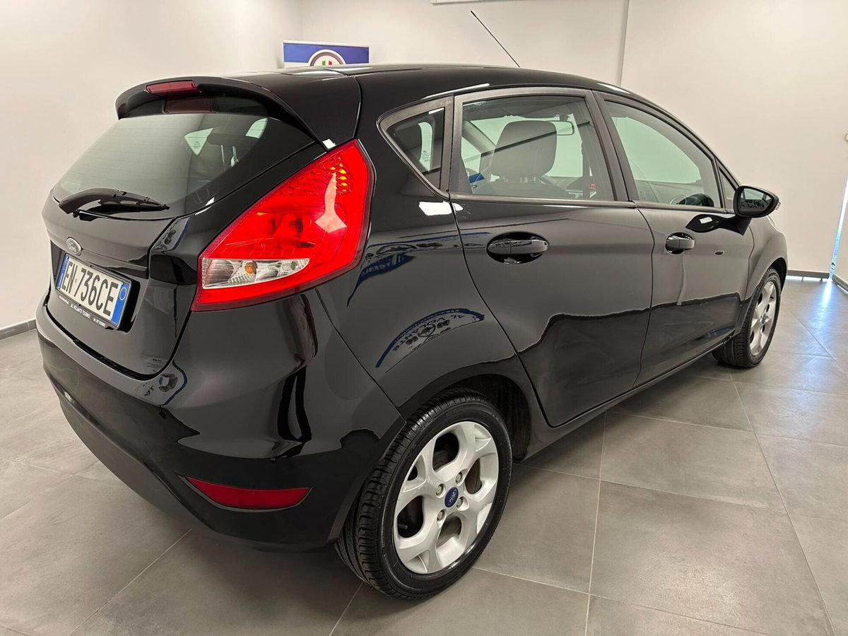 Ford Fiesta Ikon 1.4 5 porte Bz.- GPL (10)
