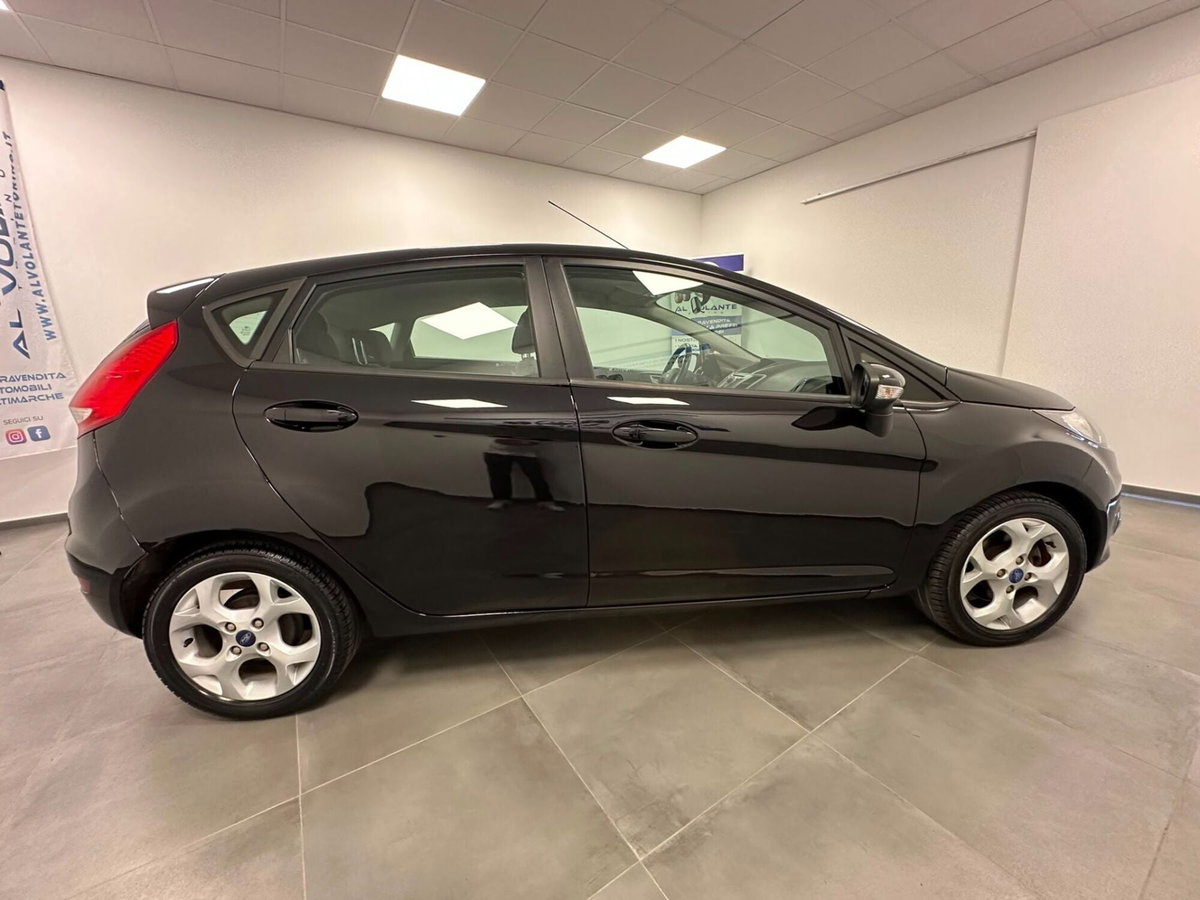 Ford Fiesta Ikon 1.4 5 porte Bz.- GPL (12)