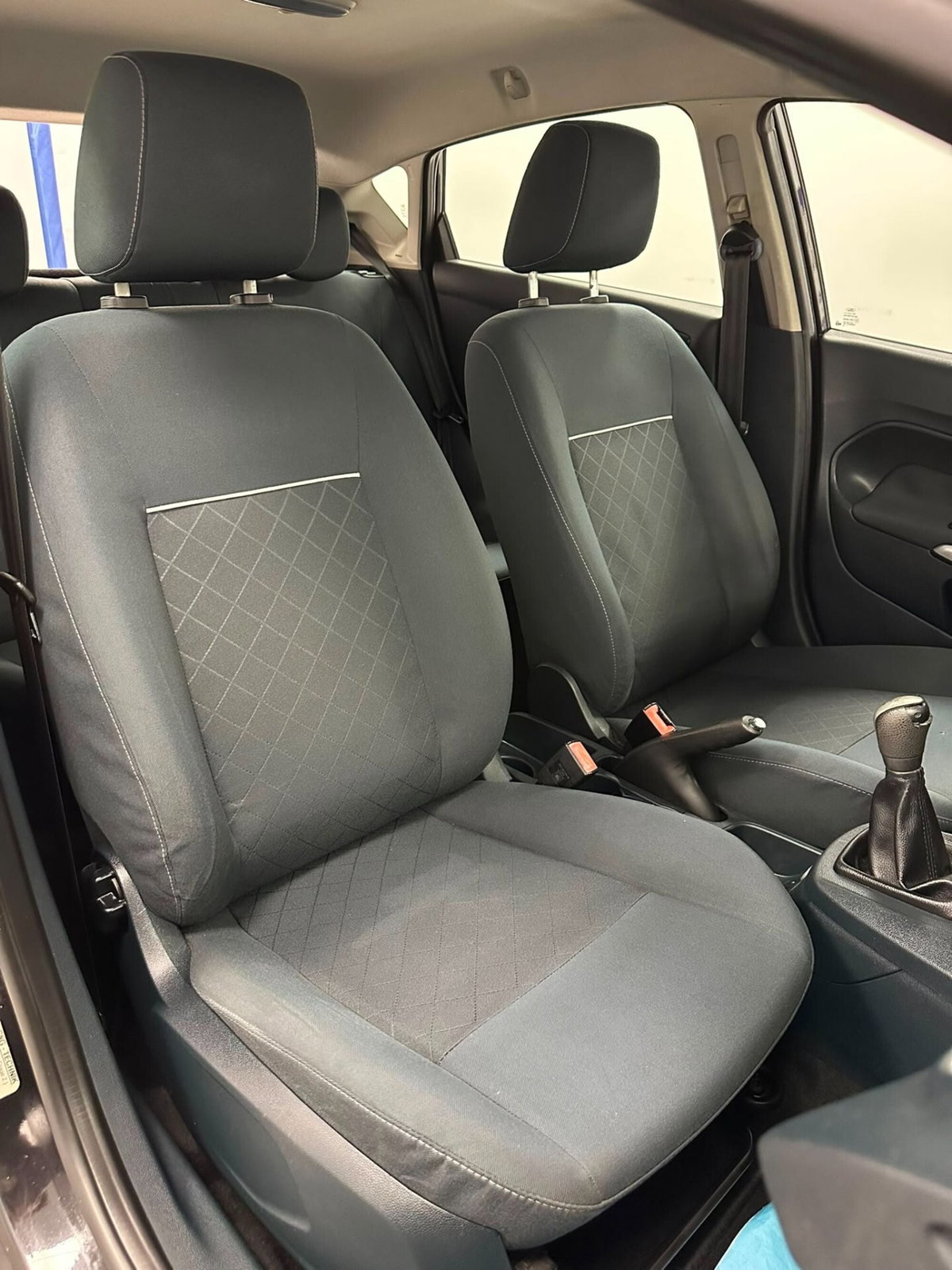 Ford Fiesta Ikon 1.4 5 porte Bz.- GPL (17)