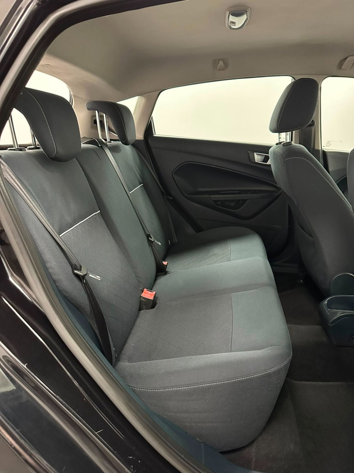 Ford Fiesta Ikon 1.4 5 porte Bz.- GPL (20)