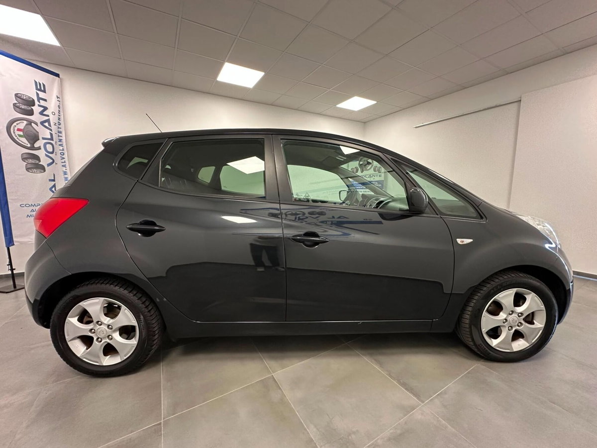 Kia Venga 1.4 CVVT EX ISG (13)