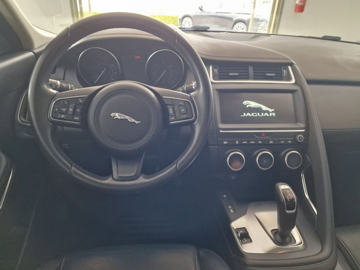 Jaguar E-Pace 2.0D 180 CV AWD aut. R-Dynamic (10)