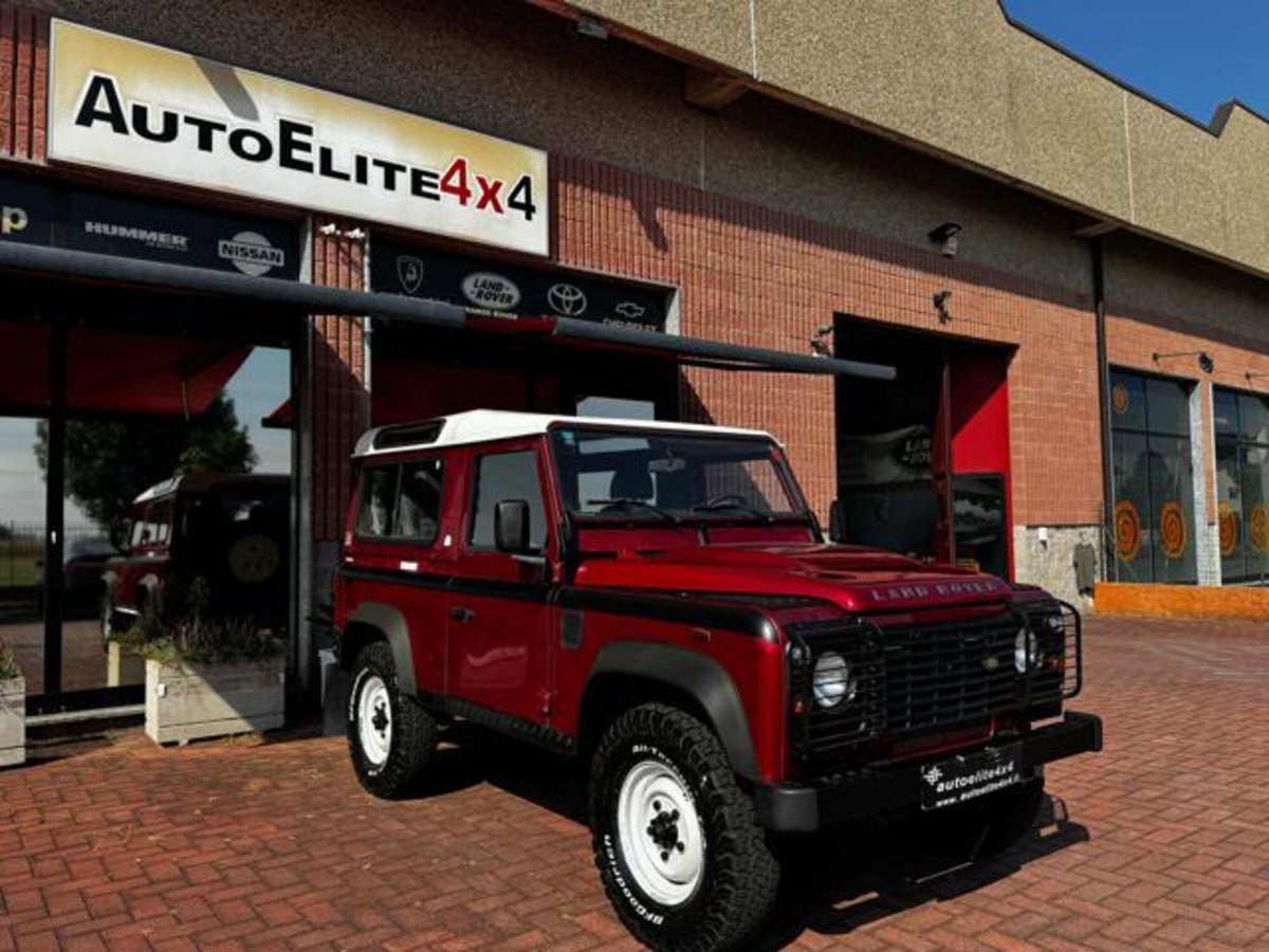 Land Rover Defender 90 2.4 TD4 Station Wagon S