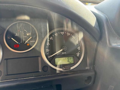 Land Rover Defender 90 2.4 TD4 Station Wagon S (13)