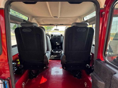 Land Rover Defender 90 2.4 TD4 Station Wagon S (9)